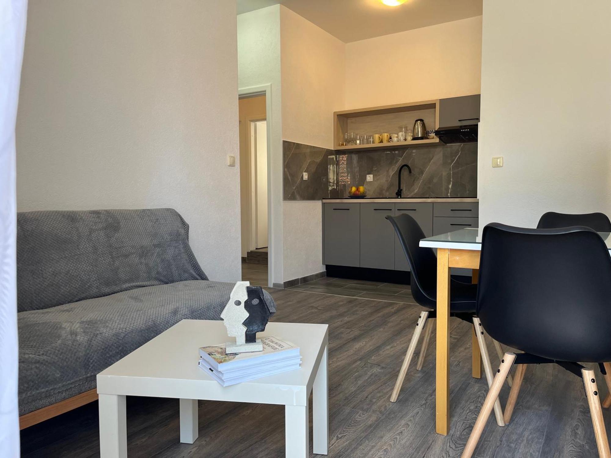 Apartment Makarska M&I, Free Private Parking 外观 照片