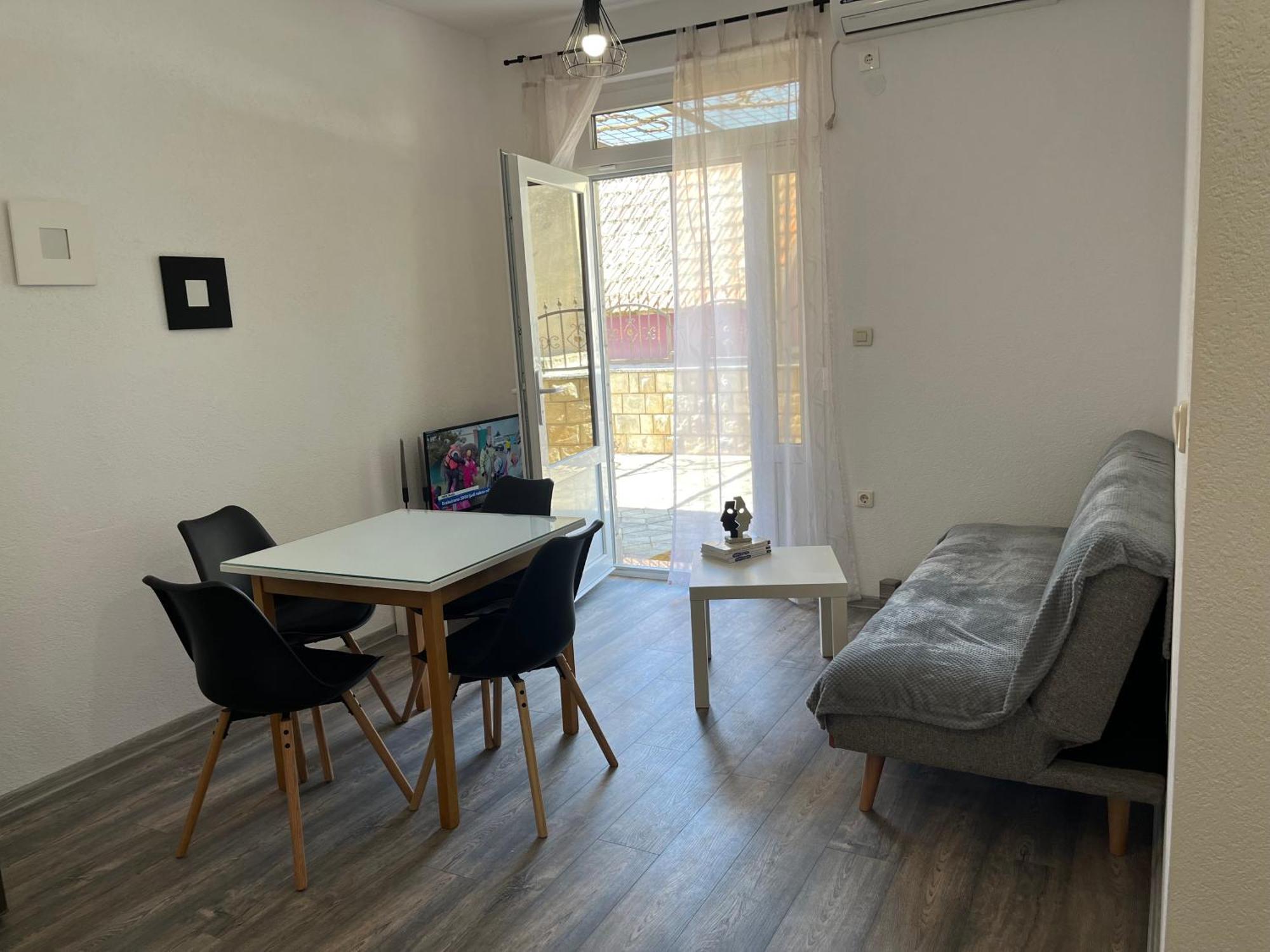 Apartment Makarska M&I, Free Private Parking 外观 照片