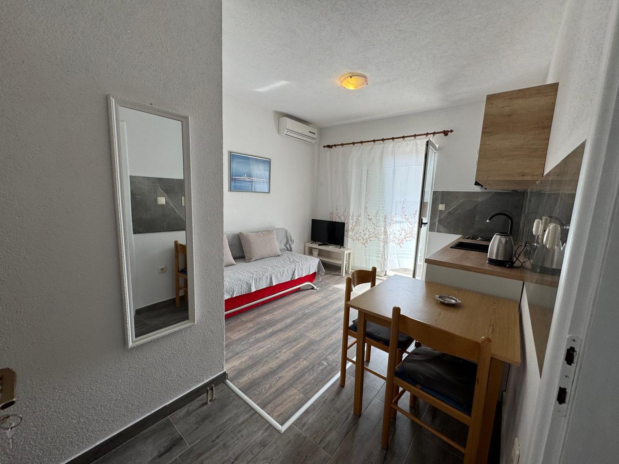 Apartment Makarska M&I, Free Private Parking 外观 照片