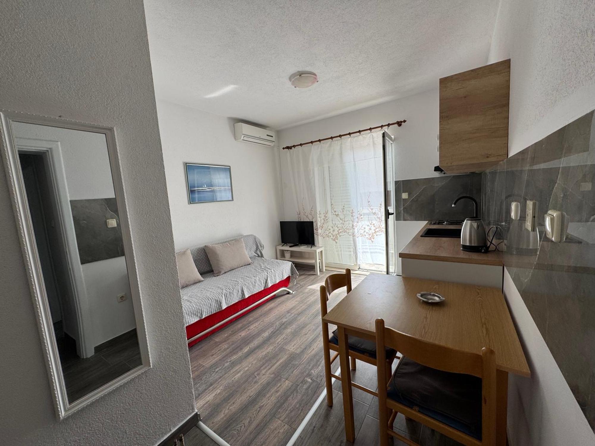 Apartment Makarska M&I, Free Private Parking 外观 照片